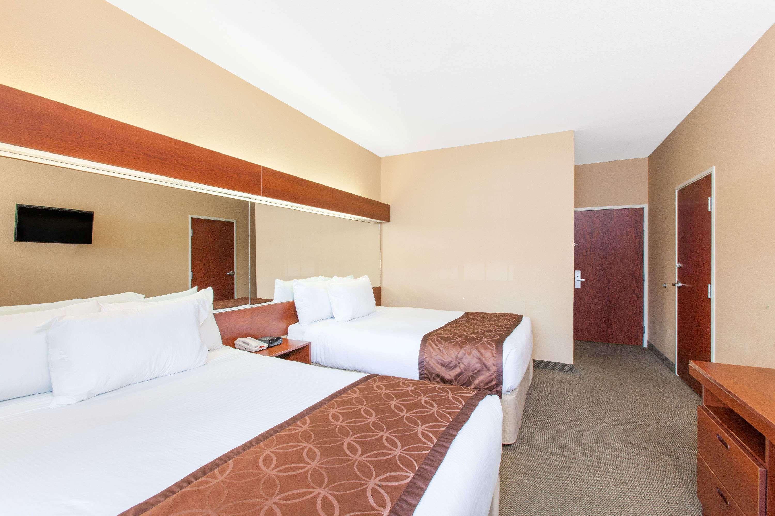 Microtel Inn By Wyndham Rogers Extérieur photo