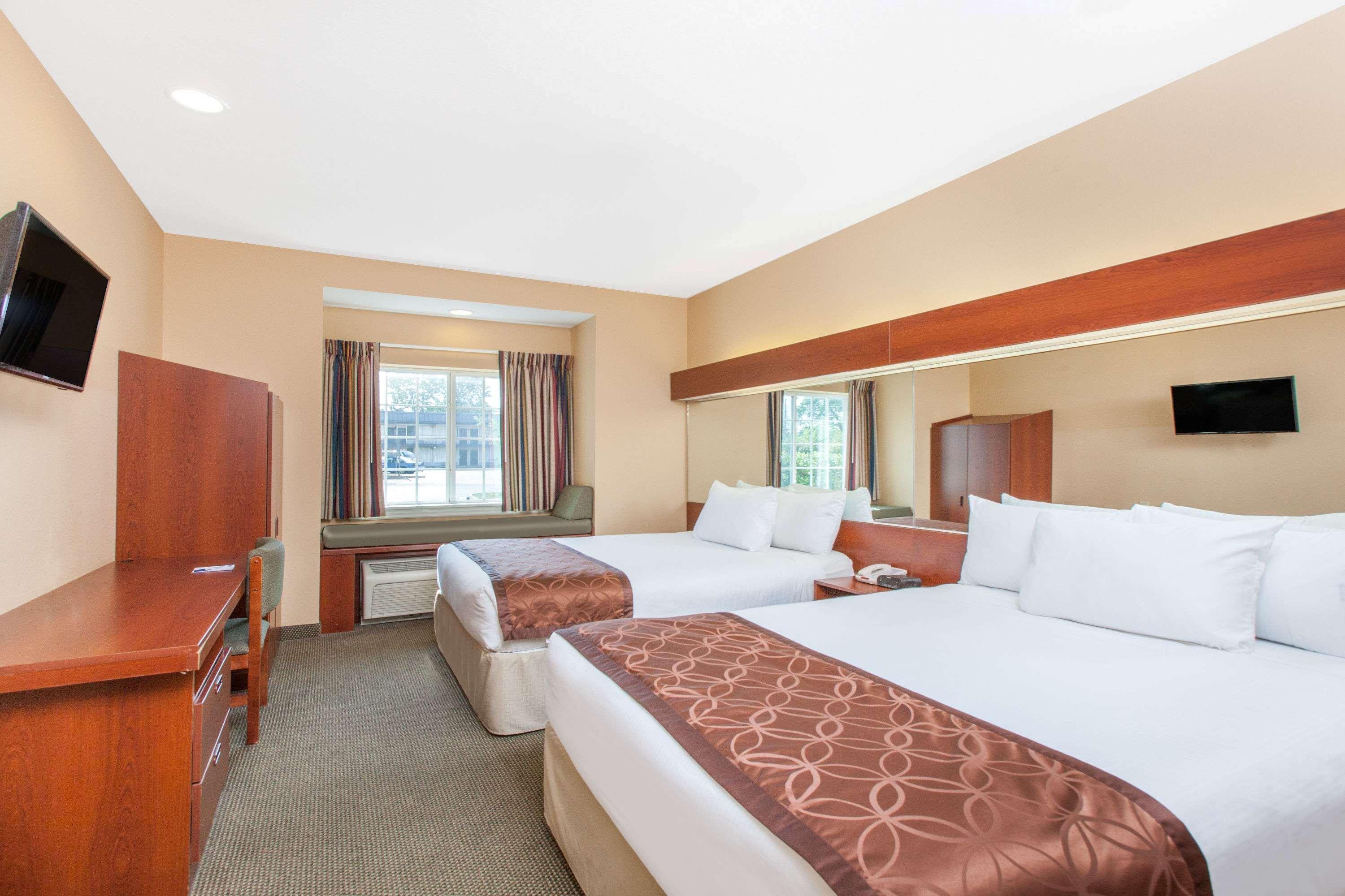 Microtel Inn By Wyndham Rogers Extérieur photo