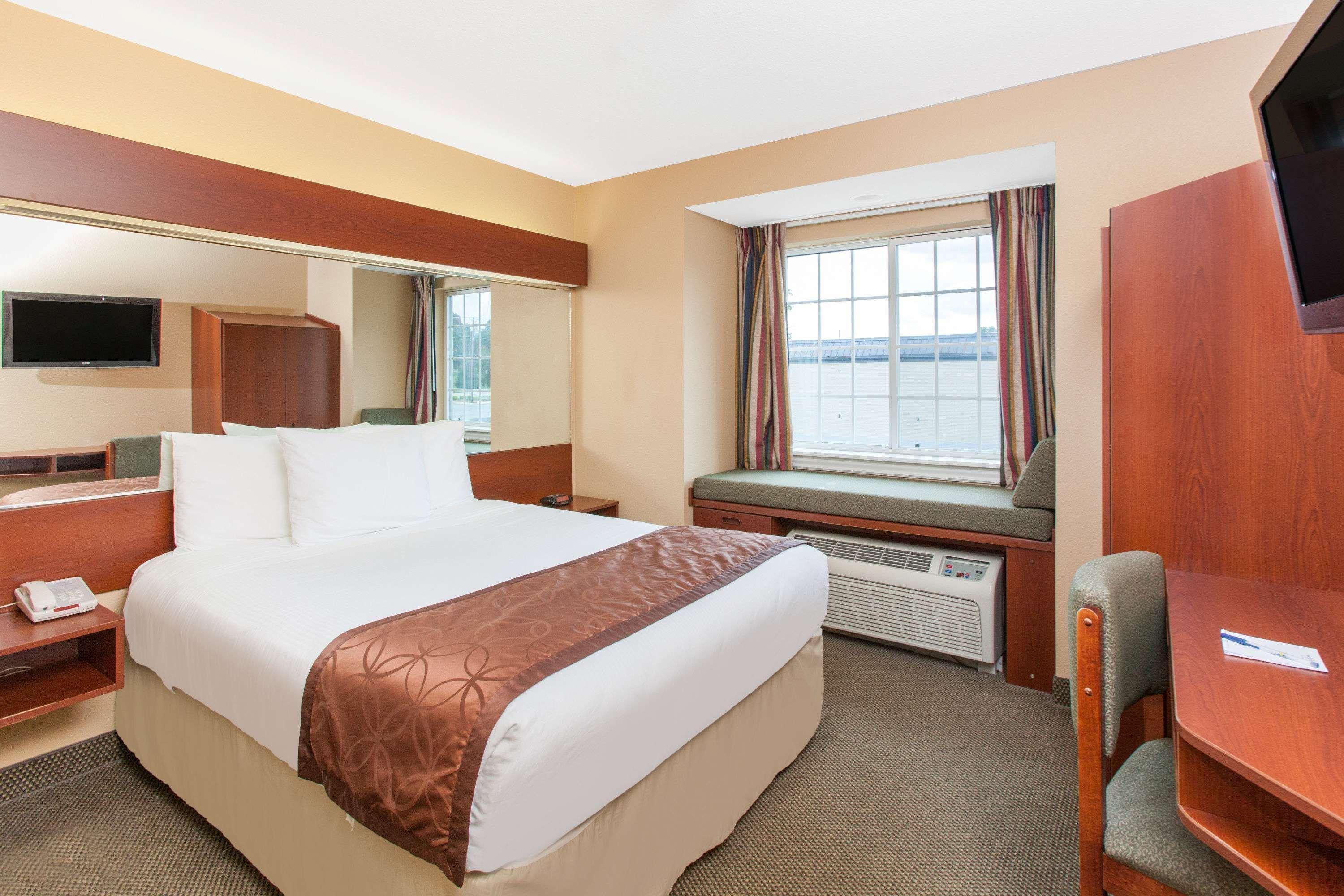 Microtel Inn By Wyndham Rogers Extérieur photo